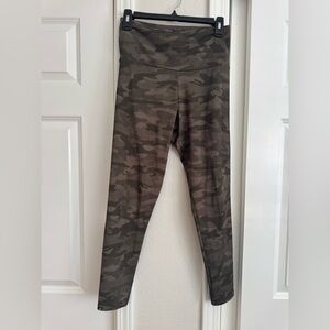 Onzie Camo Green-Brown Leggings